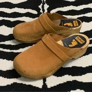 Lubeka - Vegan Leather Cognac Heeled Wooden Clogs - 37 EU